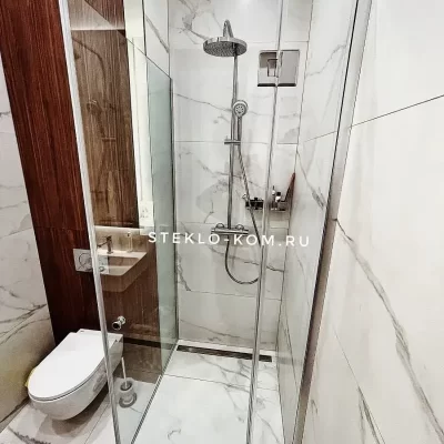 Распашная душевая кабина от компании Стеклоком