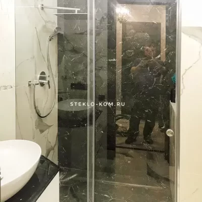 Раздвижная душевая перегородка RZ3.