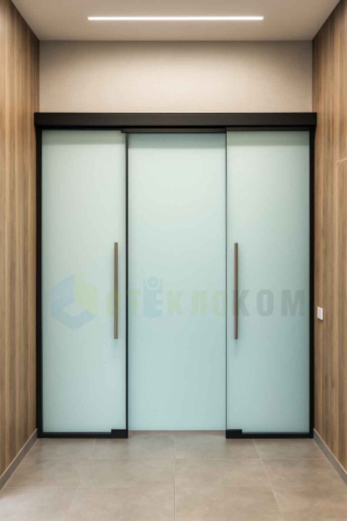 Цельно стеклянная перегородка в офис и закаленного стекла 10 мм