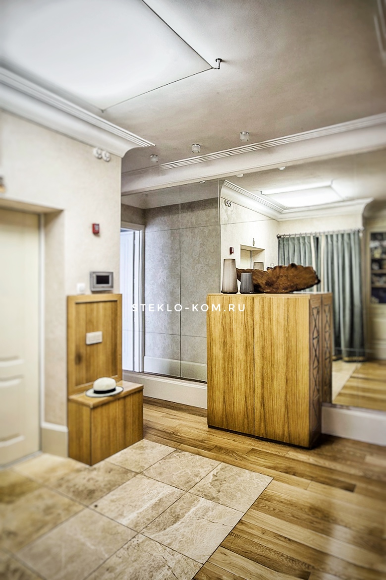 Большое зеркало для холла