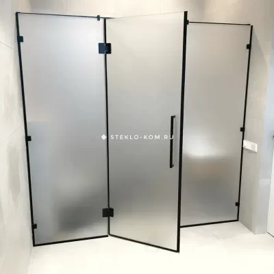 Черная душевая кабина от компании Стеклоком