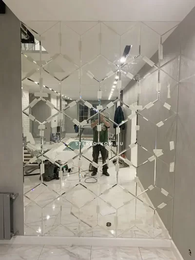 Зеркальное панно в виде ёлочки