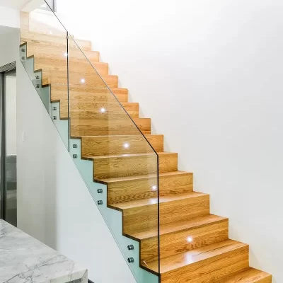 Стеклянное ограждение для лестницы