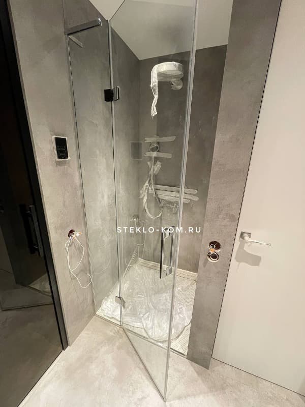 Распашная душевая перегородка