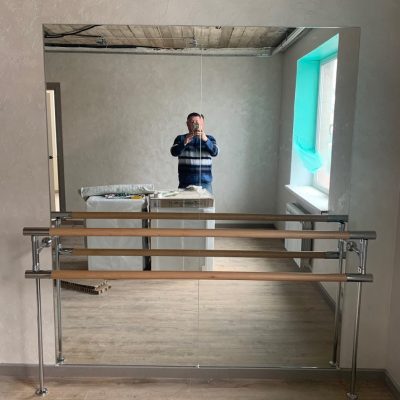 Танцевальный домашний зал, с двухрядным хореографическим станком