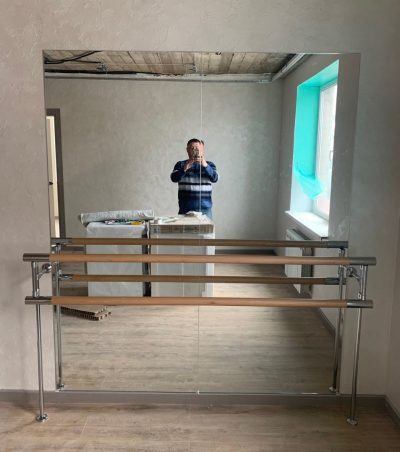 Танцевальный домашний зал, с двухрядным хореографическим станком