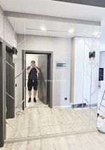 Готовое панно на стену из осветленного зеркала