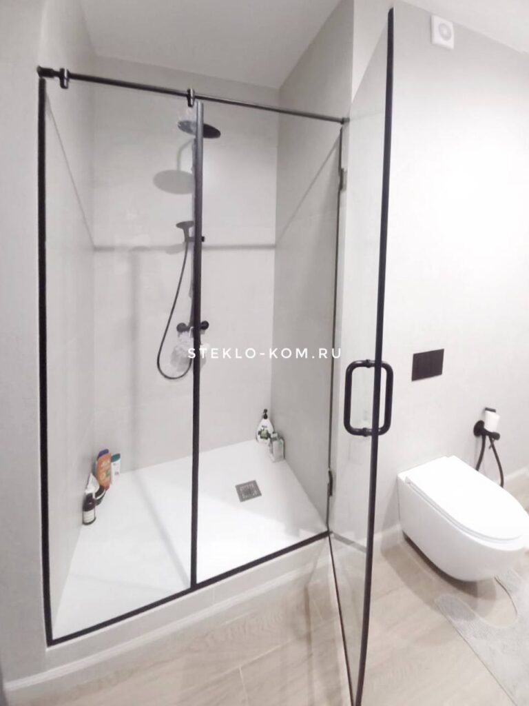 Душевая из закаленного стекла в нишу