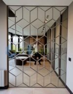 Фацетированное панно из осветленных зеркал "Куб"