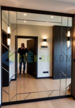 Зеркальное панно в интерьере, раскладка в виде елки