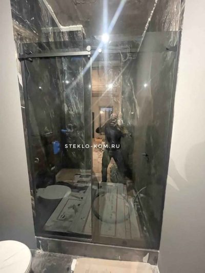 Бескаркасная раздвижная угловая дверь 110 х 90 см — изображение 8