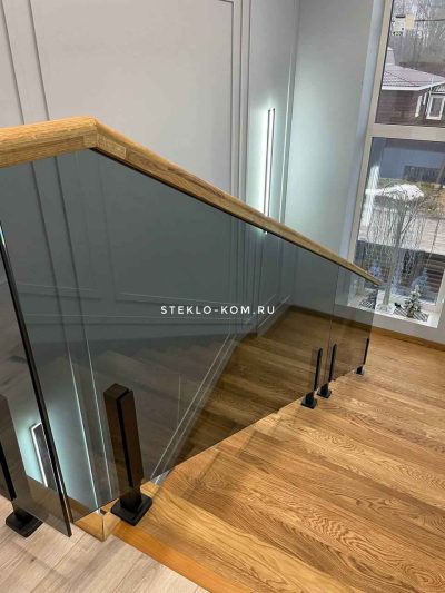 Ограждение для лестниц из стекла