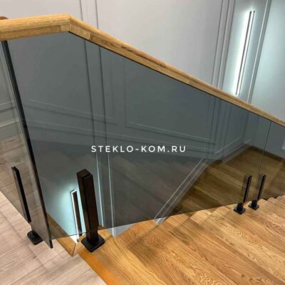 Лестничная перегородка она мини стойках