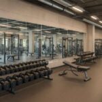 Зеркало в фитнес зал с доставкой и монтажем 2500 х 1000 мм