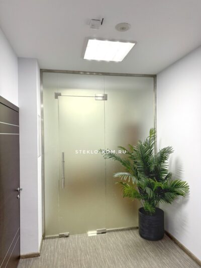 Цельно стеклянная перегородка из закаленного стекла 10 мм — изображение 2