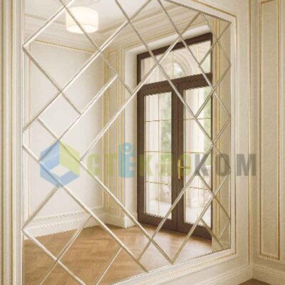 Зеркальное панно для интерьера с большим центральным ромбом