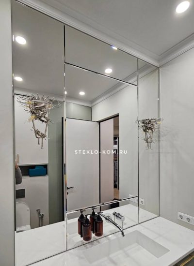 Зеркальное панно для ванной комнаты с фацетом